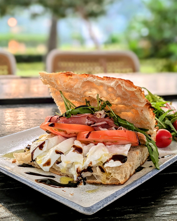 Kontiki-Brunch-Focaccia-Sandwich