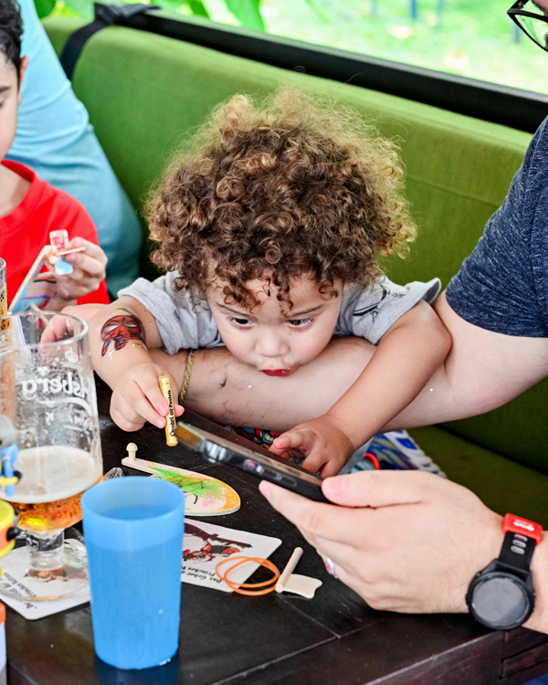 Kontiki-kid-friendly-restaurant-singapore